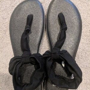 Sanuk yoga sandal